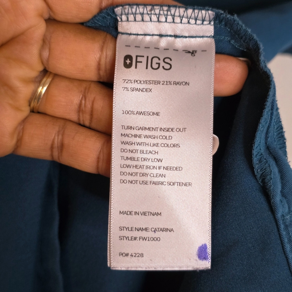 FIGS Scrub Top Women’s M Caribbean Blue Catarina FIONx V-Neck One Pocket - Picture 5 of 12